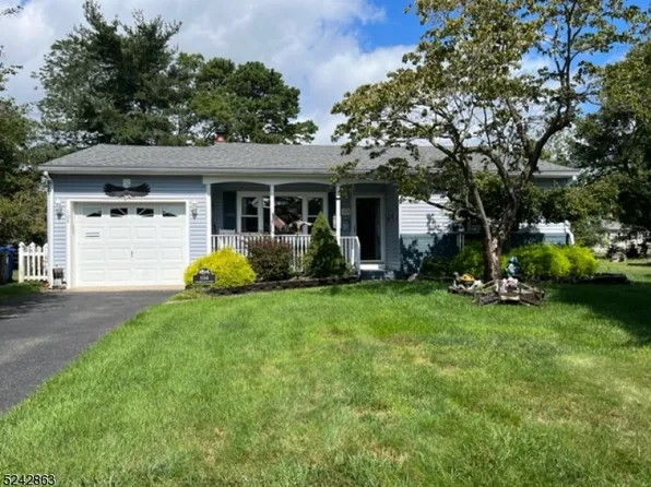 104 Chamberlain Ct, Berkeley Twp., NJ 08757