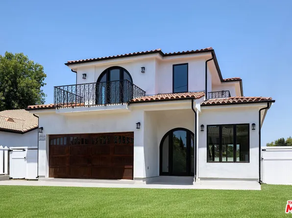 20329 Stagg St, Winnetka, CA 91306