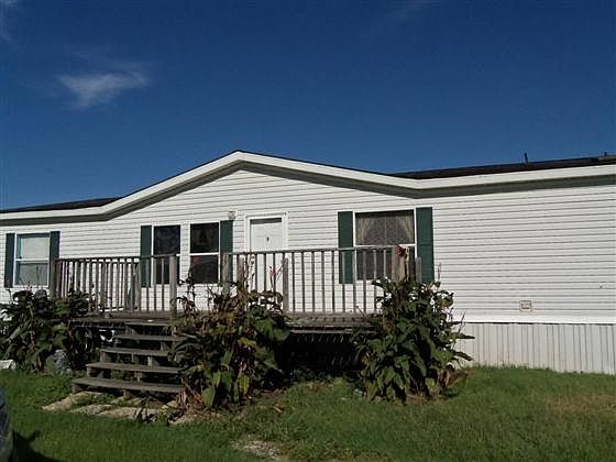 2nd image of 400 Fortune Rd