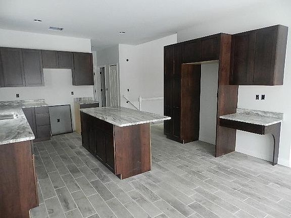 4th image of 30019 Bradbury Dr