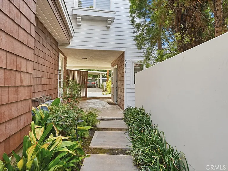 315 Goldenrod Ave #1/2 — Photo 2