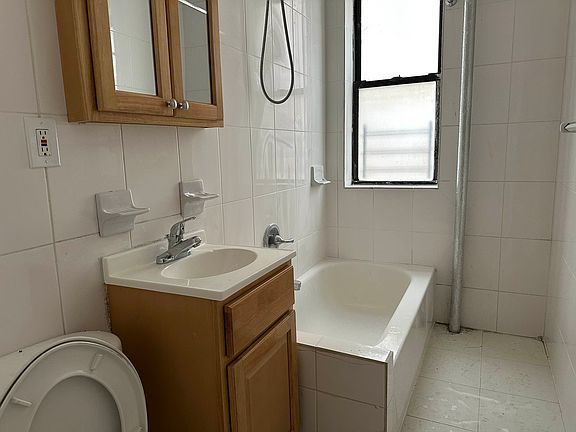 3rd image of 216 W 149th St #44