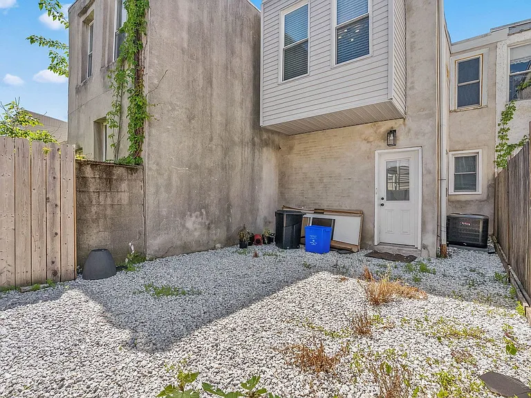 1521 S 19th St — Photo 28