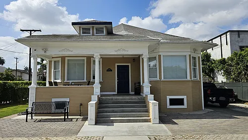 2084 W 24th St Photo 1