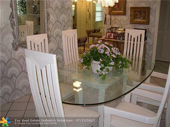 4th image of 806 Cypress Grove Ln APT 410