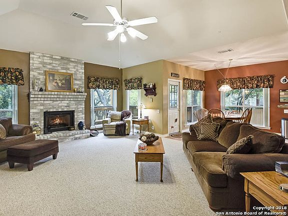 3rd image of 2789 Valencia Ln