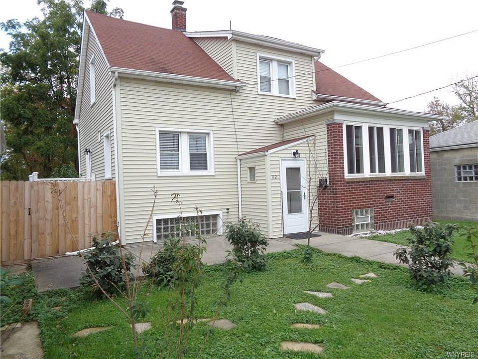 1st image of 82 Andrews Ave