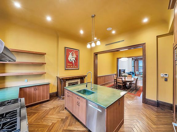 3rd image of 850 Saint Nicholas Ave