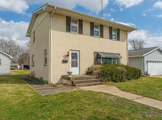816 Pulaski St, Lincoln, IL 62656