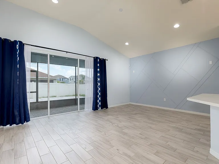 488 Rocky Grove Ln — Photo 9