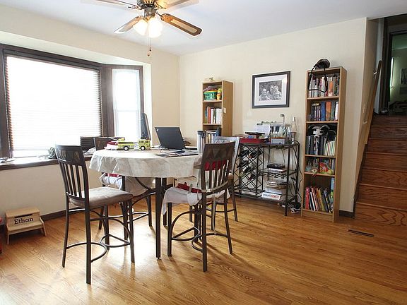 3rd image of 5201 W Oak St
