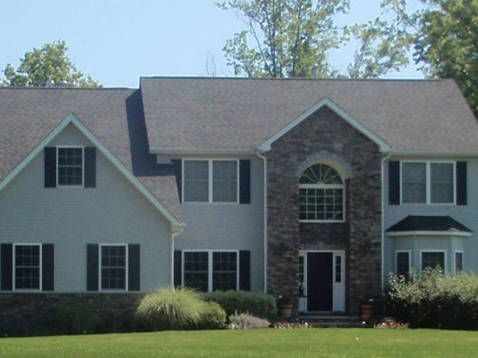 1st image of 11 Danielle Dr