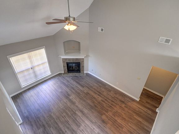 4th image of 1556 Lomond Way