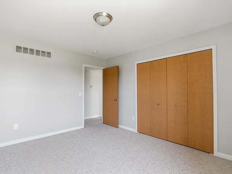 1304 Riversedge Dr — Photo 27