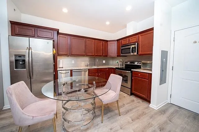 5903 Jefferson St #302 — Photo 3