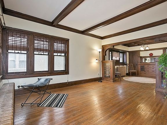 5th image of 4652 Russell Ave N