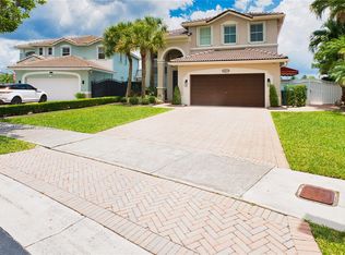 16277 SW 44th St, Miami, FL 33185