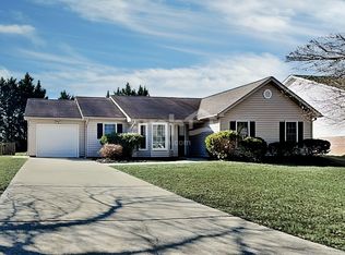 5521 Cornerstaff Dr, Greensboro, NC 27407
