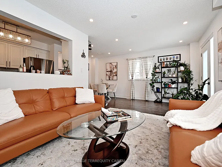 31 Madelaine Dr #6 — Photo 13