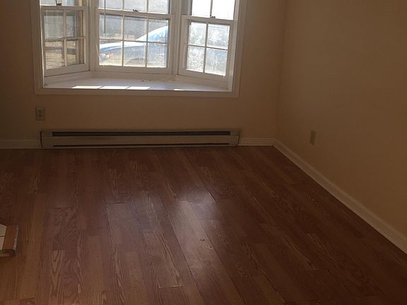 3rd image of 9415 Lee Hwy