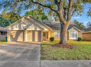 111 Concord Ln, Victoria, TX 77901