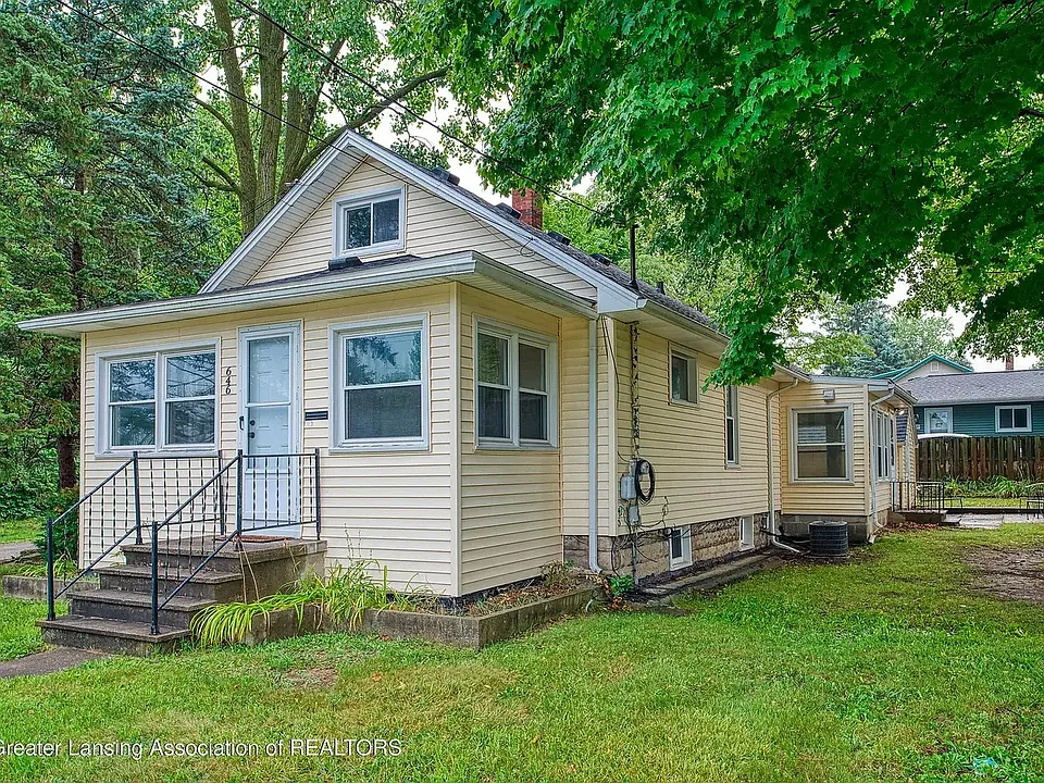 646 N Hagadorn Rd