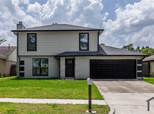 12223 Kingslake Forest Dr, Houston, TX 77044