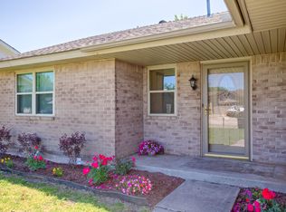 708 Camelot, Moore, OK 73160