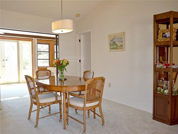 5th image of 425 Spadaro Dr