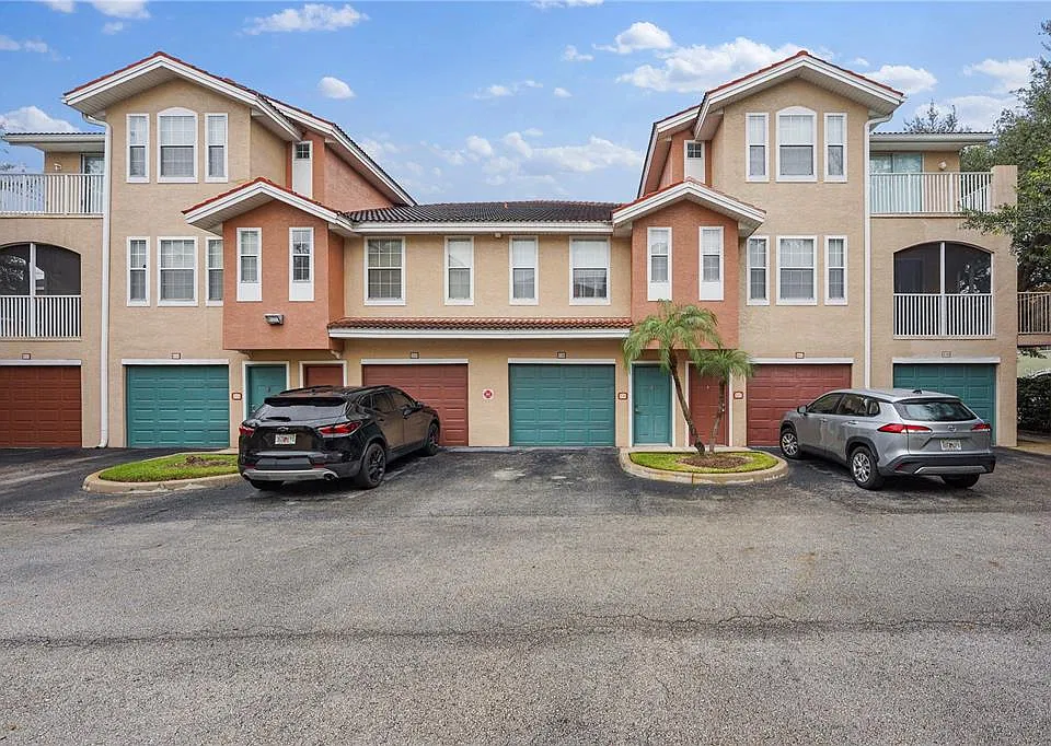 12102 Poppy Field Ln #106