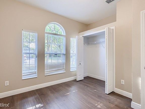 5th image of 1189 Cathcart Cir