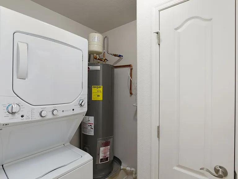 3064 Shoshone Dr — Photo 10