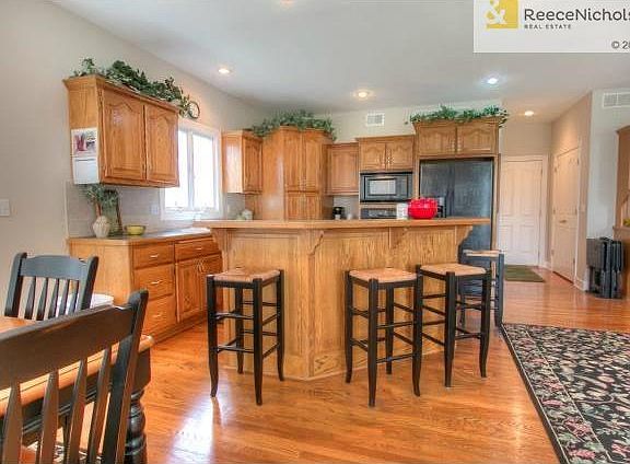 4th image of 2625 SW Wintergarden Dr