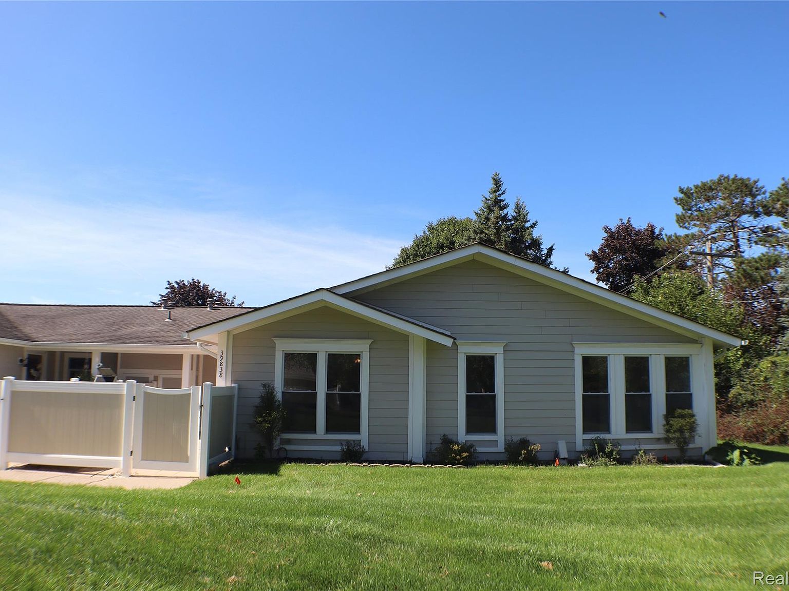 39838 Village Wood Cir, Novi, MI 48375