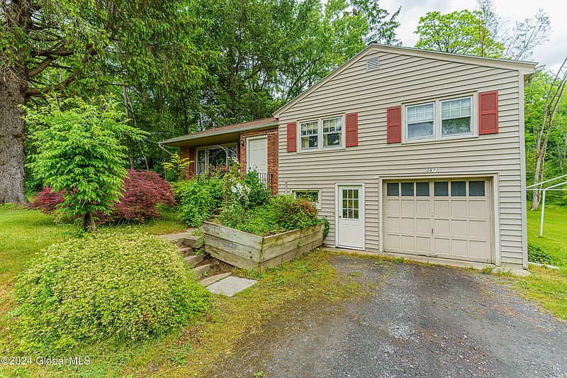2nd image of 2873 River Road