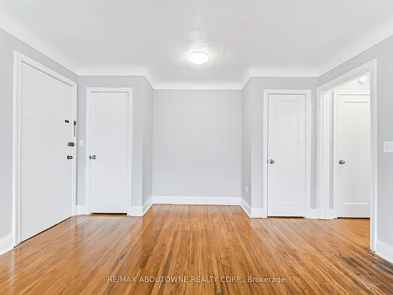 1037 Churchill Ave E #7 — Photo 6