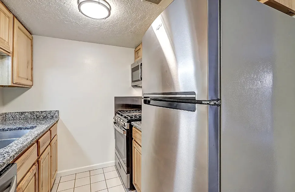 2 bed, 1985 sqft, $950 — Photo 1