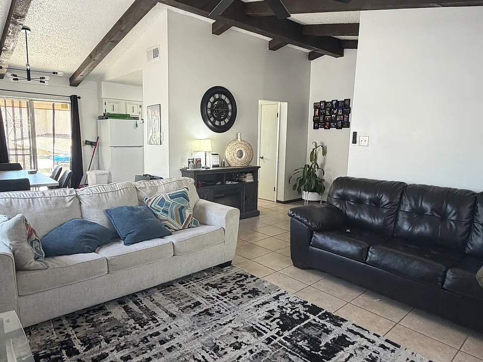 217 E Castellano Dr #A