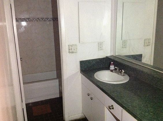 5th image of 8595 Briar Grove Cir