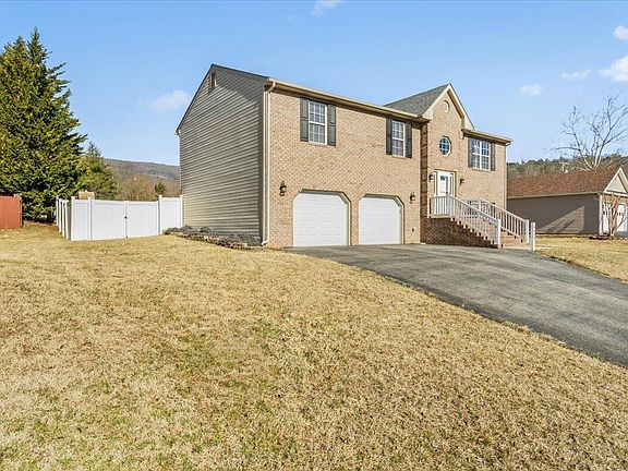 3rd image of 4505 Great Glen Dr