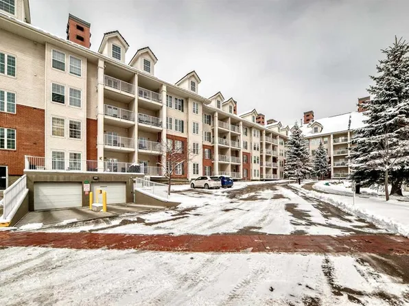 151 S Country Village Rd NE #2450, Calgary, AB T3K 5X5