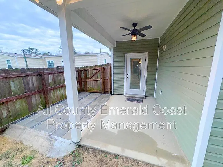 282 Magnolia St — Photo 44