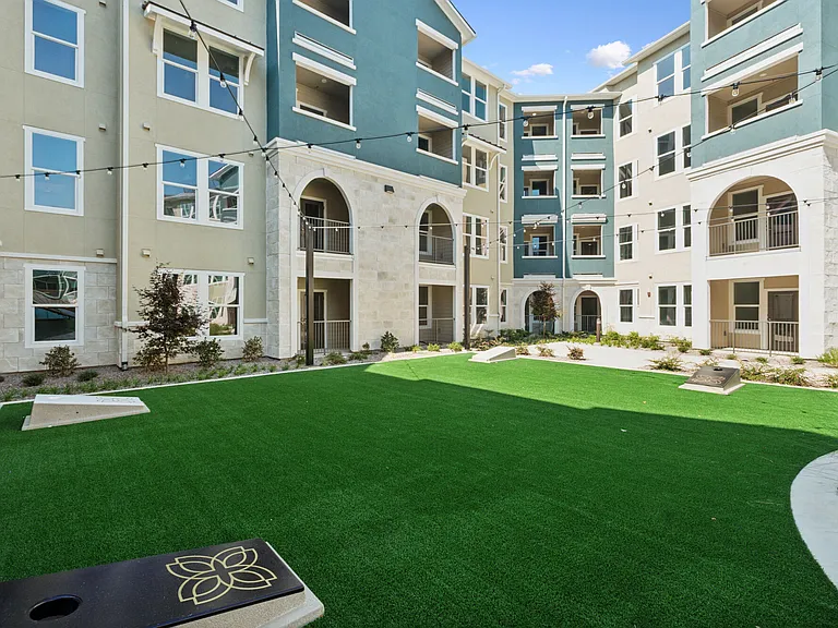 Promenade Apartments — Photo 24