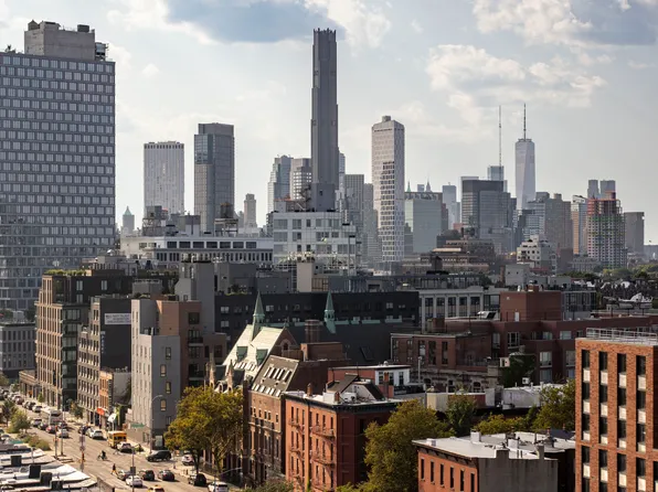 979 Pacific Street image 8 of 12