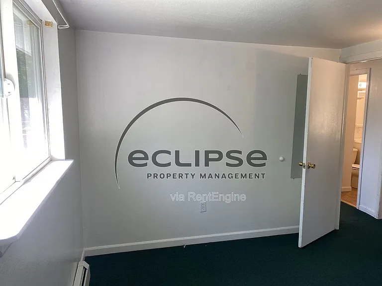 1005 Denver Ave — Photo 18