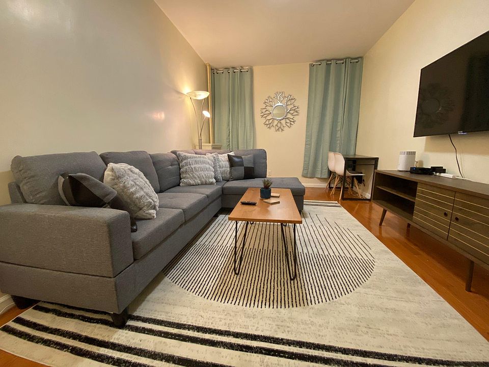 1st image of 1119 43rd St #1