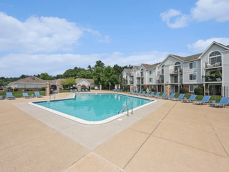 Gull Prairie/Gull Run Apartments and Townhomes — Photo 64