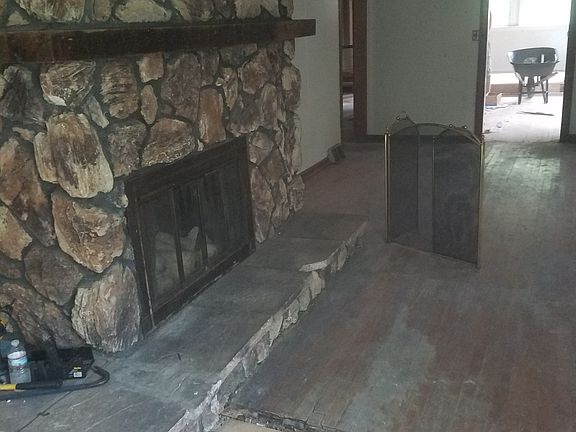 3rd image of 2219 Hermon Ave