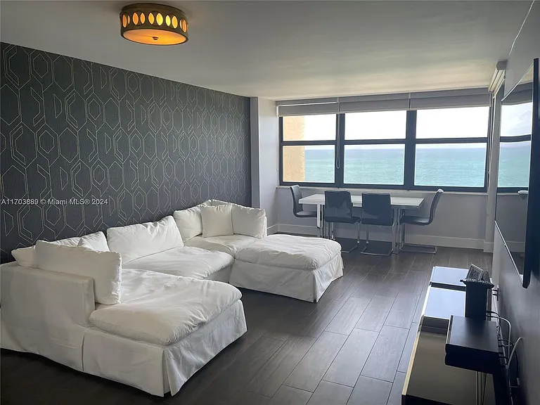2555 Collins Ave #1409 — Photo 10
