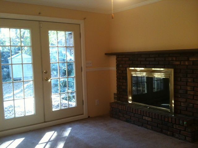 2nd image of 3085 Hollywood Dr